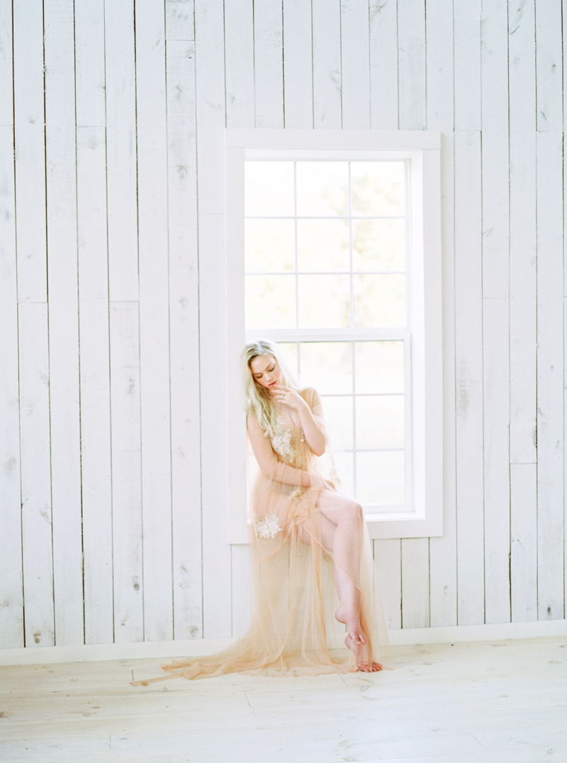 Feminine Boudoir At The White Sparrow Barn Featured On Burnetts Boards Callie Manion Fine 3286