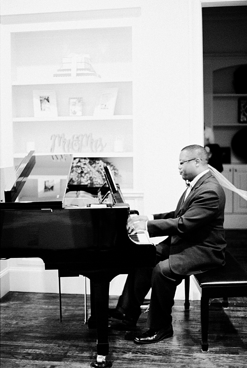 Callie Manion Photography | www.calliemanionphotography.com | Dallas Film Wedding Photographer, New England Wedding Photographer, Utah Wedding Photographer, Backyard Wedding