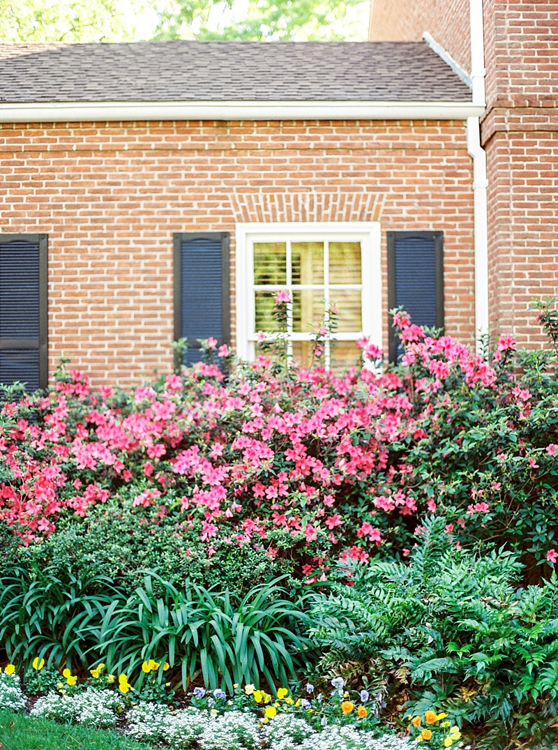 Callie Manion Photography_Beautiful Garden Engagement Session_0016.jpg