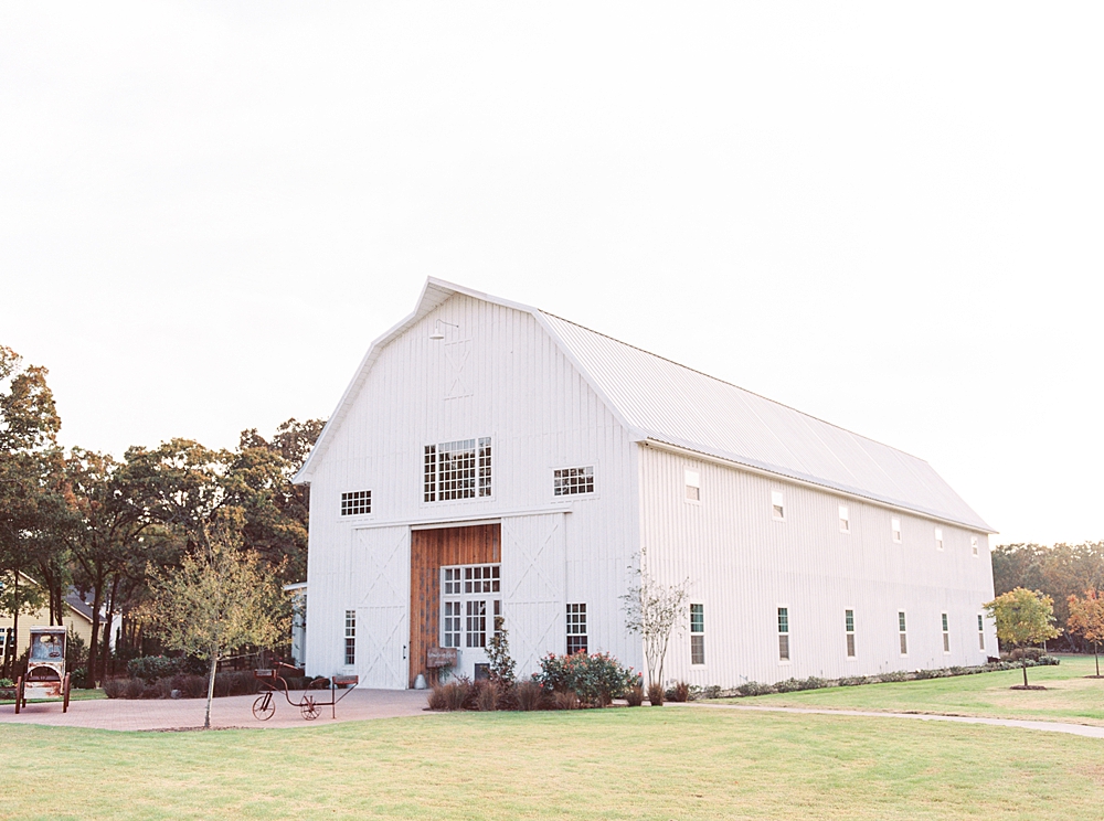 Dallas, Texas Fine Art Film Wedding Photographer; The White Sparrow Barn Wedding || Callie Manion Photography; www.calliemanionphotography.com