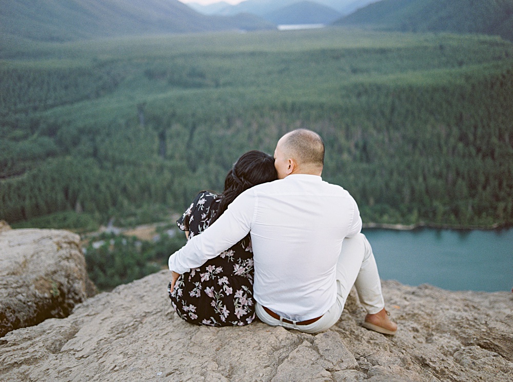 Rattlesnake Ridge Engagements, Seattle Wedding Photographer, Callie Manion Photography, www.calliemanionphotography.com