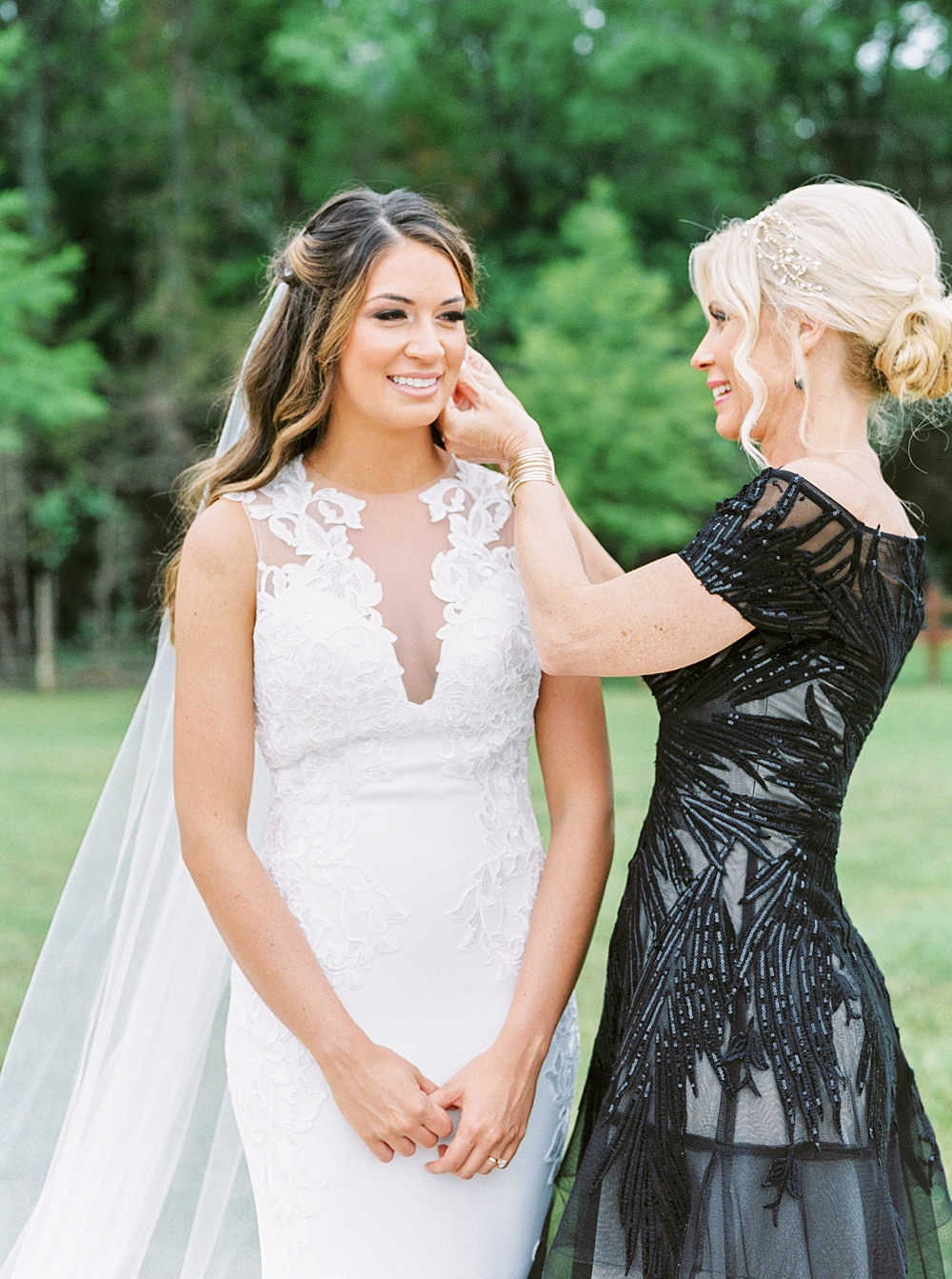 Beautiful Fine Art Bride & Groom Wedding by Film Wedding Photographer Callie Manion Photography