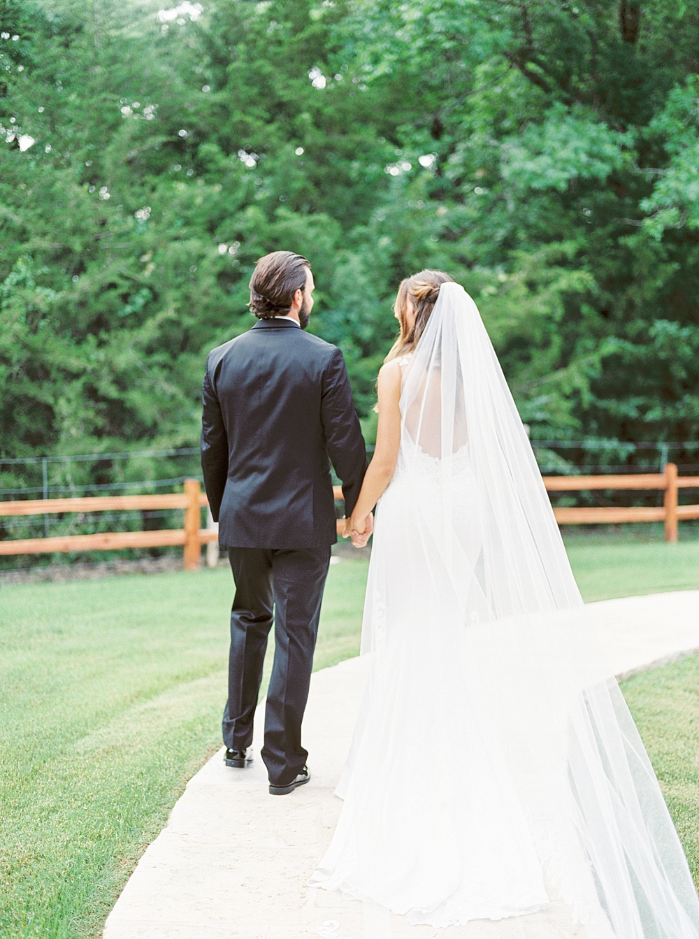 Beautiful Fine Art Bride & Groom Wedding by Film Wedding Photographer Callie Manion Photography