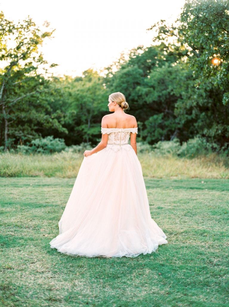 A Modern-Day Cinderella at The White Sparrow Barn | Texas & Destination ...