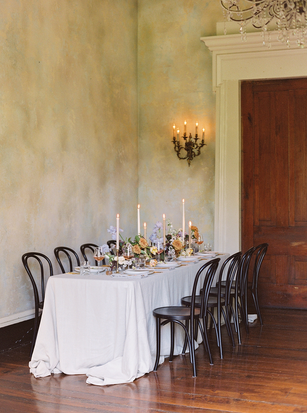 wedding reception table in historic mansion, black wedding chairs, white table linens, Virginia wedding, Nashville wedding, Charlottesville wedding venue